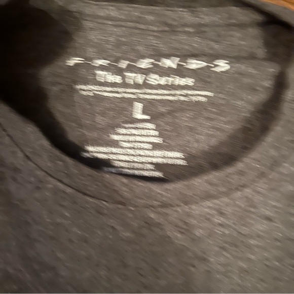 Friends long sleeve crop top - Picture 2 of 2